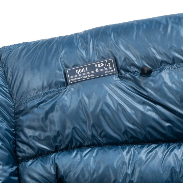 Hyperlite Mountain Gear 20-Degree Quilt in blue, logo detail