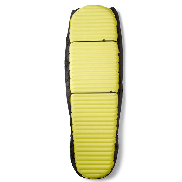 Hyperlite Mountain Gear 40-Degree Quilt shown on a yellow sleeping pad