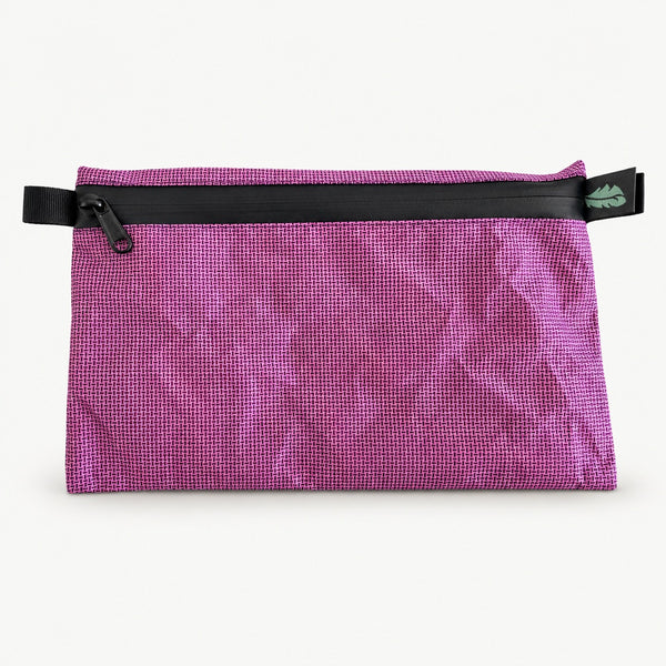 OUTDOORLINE Ultralight Wallet Large in pink Ultra 200X fabric with black water-resistant zipper