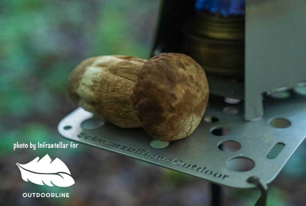 SCHWARZE BIENE Shorty Table