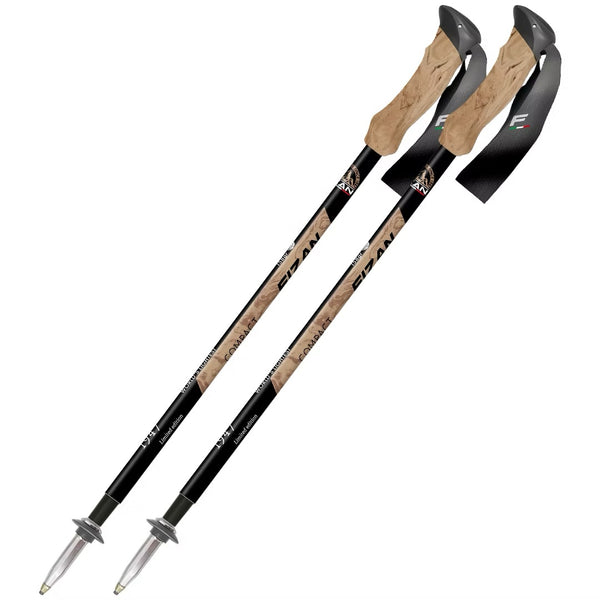 FIZAN Compact 1947 Desert – pair of poles in desert tan, angled studio view