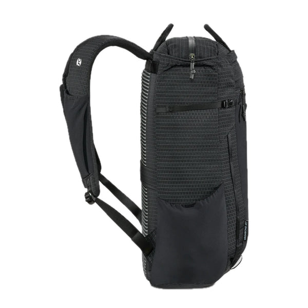 Gossamer Gear Vagabond Jet V2 – side profile showing padded strap and compression panel